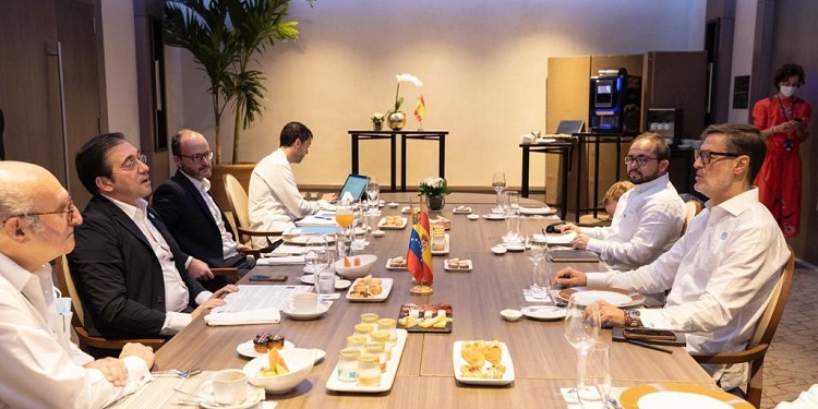 Albares reitera a su homólogo de Venezuela las críticas al desarrollo de las elecciones