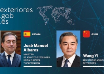 Albares pide a su homólogo chino que utilice su influencia sobre Rusia para parar la guerra