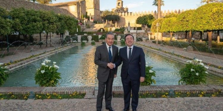 Wang Yi agradece el apoyo de España a la política de “una sola China”