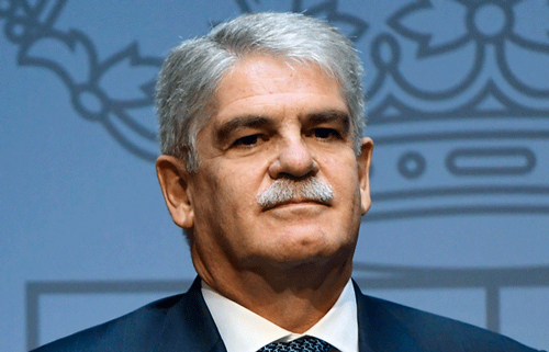 Dastis considera un error forzar una rectificación del Brexit