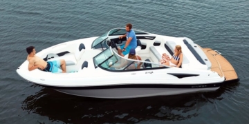 5 razones para alquilar un barco durante tus vacaciones en Almuñécar