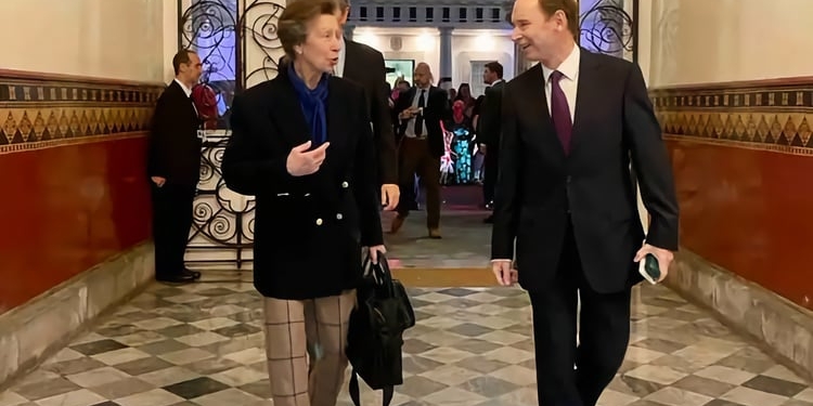 La Princesa Ana de Inglaterra entra en Gibraltar desde suelo español