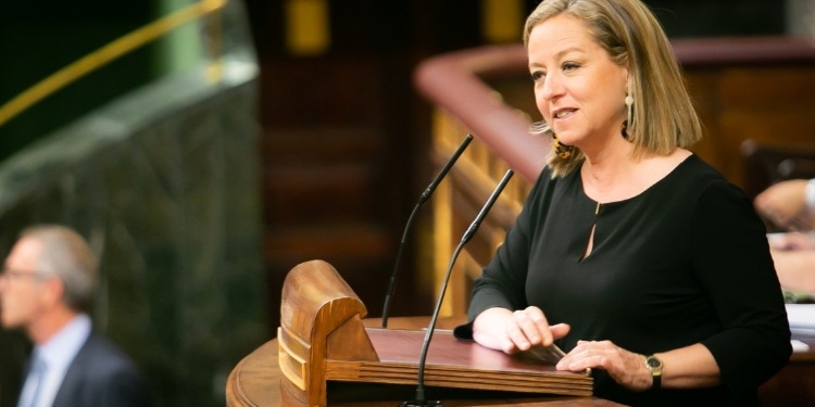 Oramas revela en el Congreso que tuvo que colgar el teléfono a Laya porque la insultó