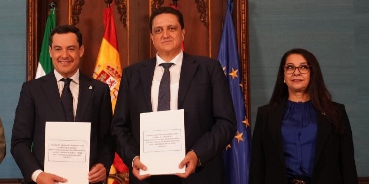 Juanma Moreno viajará “próximamente” a Marruecos para reforzar las relaciones