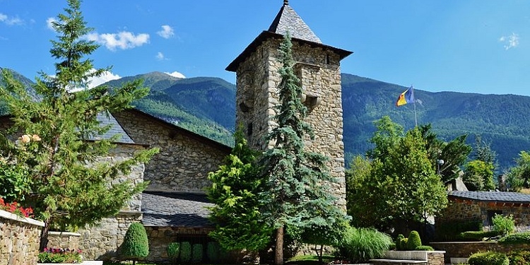 La polémica por la “fuga de youtubers” no afectará al histórico viaje de los Reyes a Andorra