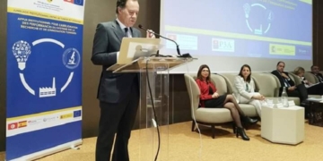 España apoya el desarrollo de la investigación, la ciencia y la innovación en Túnez