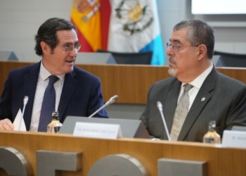 Arévalo anima a los inversores españoles a participar en el desarrollo social de Guatemala