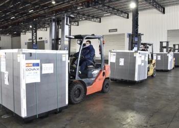 Argentina recibe más de 840.000 nuevas vacunas donadas por España a través de COVAX