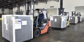 Argentina recibe más de 840.000 nuevas vacunas donadas por España a través de COVAX