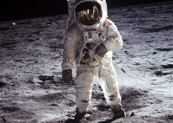 La frase de Armstrong se escuchó por primera vez en España, antes que en Houston