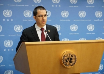 Borrell pide a Arreaza la vuelta a la democracia y la liberación de presos