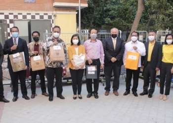 Las Embajadas de países de la ASEAN visitan el Banco del Bebé, de Fundación Madrina