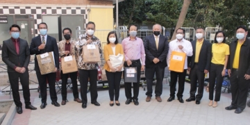 Las Embajadas de países de la ASEAN visitan el Banco del Bebé, de Fundación Madrina