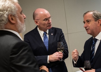 Australia invita a empresas españolas a invertir en renovables e infraestructuras