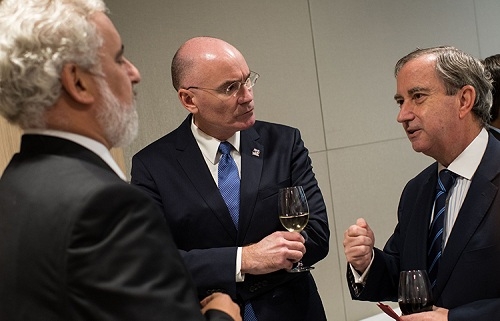 Australia invita a empresas españolas a invertir en renovables e infraestructuras