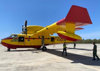 España envía un avión a Grecia para ayudar a sofocar los incendios