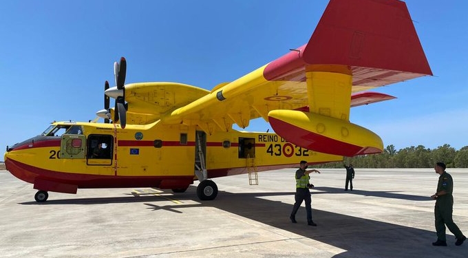 España envía un avión a Grecia para ayudar a sofocar los incendios