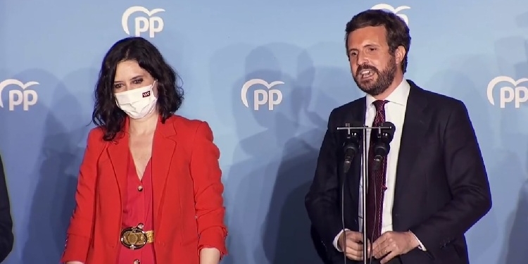 El triunfo de Ayuso en Madrid evidencia por vez primera el desgaste de Sánchez