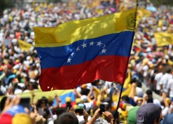 España insta a Venezuela a restablecer el Parlamento y fijar un calendario electoral