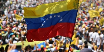 España insta a Venezuela a restablecer el Parlamento y fijar un calendario electoral