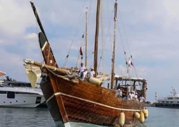 Un barco tradicional qatarí llega a Barcelona para promocionar el Mundial 2022