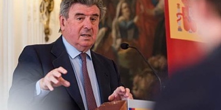 La AEB ficha como asesor al ex embajador en Londres Carlos Bastarreche