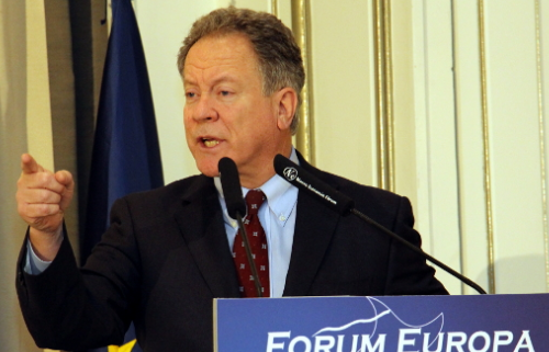 «Ayudar con alimentos a los venezolanos no implica apoyar a Maduro”