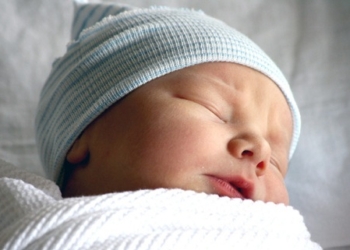 La natalidad sigue cayendo en España y el 20% corresponde a madres extranjeras