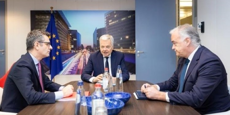 Reynders cita de nuevo a Bolaños y González Pons para el 12 de febrero para hablar sobre el CGPJ