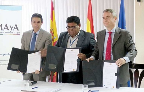 España y la UE proveerán de agua y saneamiento a 200.000 bolivianos