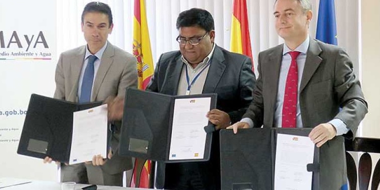 La AECID gestionará un fondo europeo de 14,7 millones para agua en Bolivia