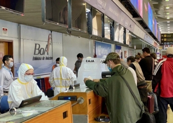 Exteriores intenta repatriar a otros 3.000 turistas que solicitaron regresar a España