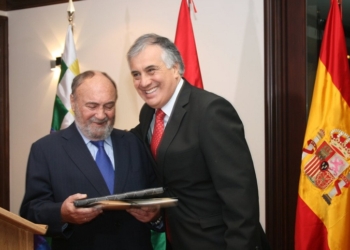 La Embajada de Bolivia homenajea al embajador de España en La Paz, Emilio Pérez de Ágreda