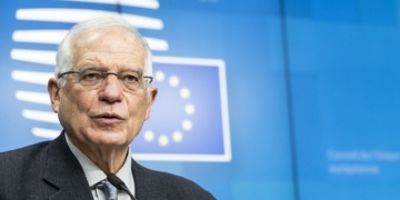 España se sumará a las compras de munición para Ucrania por la Agencia Europea de Defensa