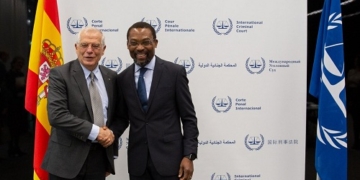 Borrell destaca en La Haya el “decidido apoyo” de España a la CPI