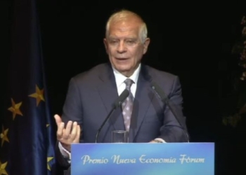 Borrell asegura que “Ucrania tiene que ganar la guerra”, pero la UE “no es parte ni quiere serlo”