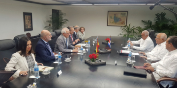 Un momento de la reunión de ambas delegaciones.