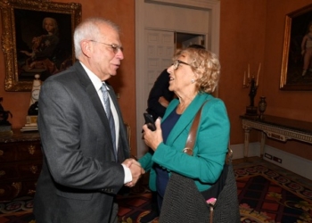 Carmena ofrece a Borrell abrir una delegación de Casa África en Madrid