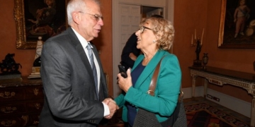 Carmena ofrece a Borrell abrir una delegación de Casa África en Madrid