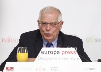 Borrell juega a la ambigüedad con su candidatura mientras hace alarde de europeísmo