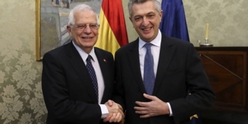 España traslada a ACNUR su apoyo al Pacto Global sobre Refugiados