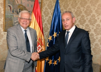 Borrell y el secretario general de la UpM abordan el IV Foro Regional