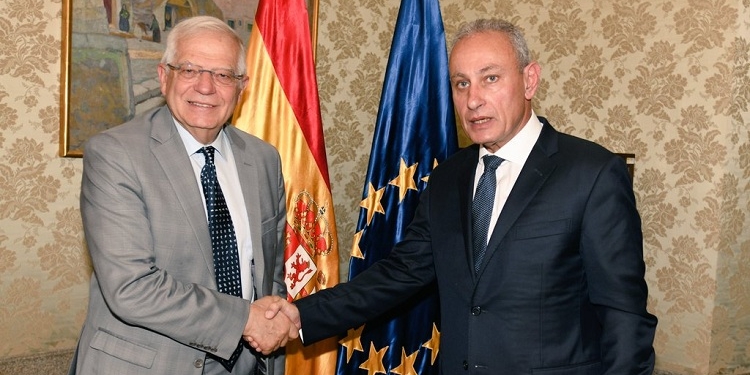 Borrell y el secretario general de la UpM abordan el IV Foro Regional