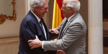 Borrell analiza los retos de la UE con su homólogo de Luxemburgo