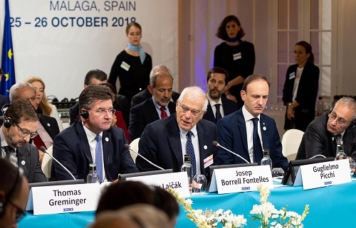 Borrell asegura que el Brexit no afectará «nada” a los británicos que viven en España