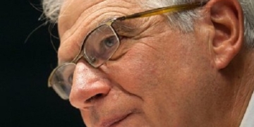 Josep Borrell acepta la oferta de Pedro Sánchez para ser ministro de Exteriores