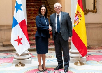 España reconoce el esfuerzo de Panamá para salir de la lista europea de paraísos fiscales