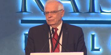 La decisión del Ejecutivo ha sido tomada a instancias del ministro de Asuntos Exteriores, Josep Borrell.