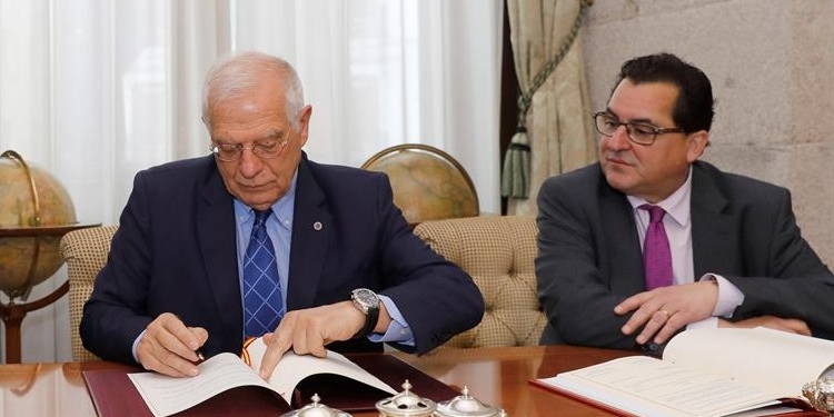 España y Reino Unido firman su primer tratado sobre Gibraltar en más de 300 años