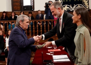 El poeta Rafael Cadenas se convierte en el primer venezolano que recibe el Premio Cervantes